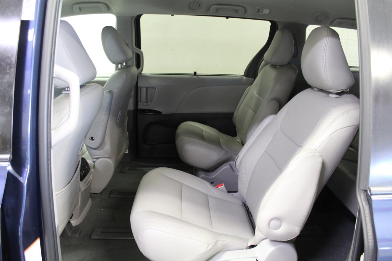 Toyota Sienna LE AWD 7-Passenger (Natl) 2020