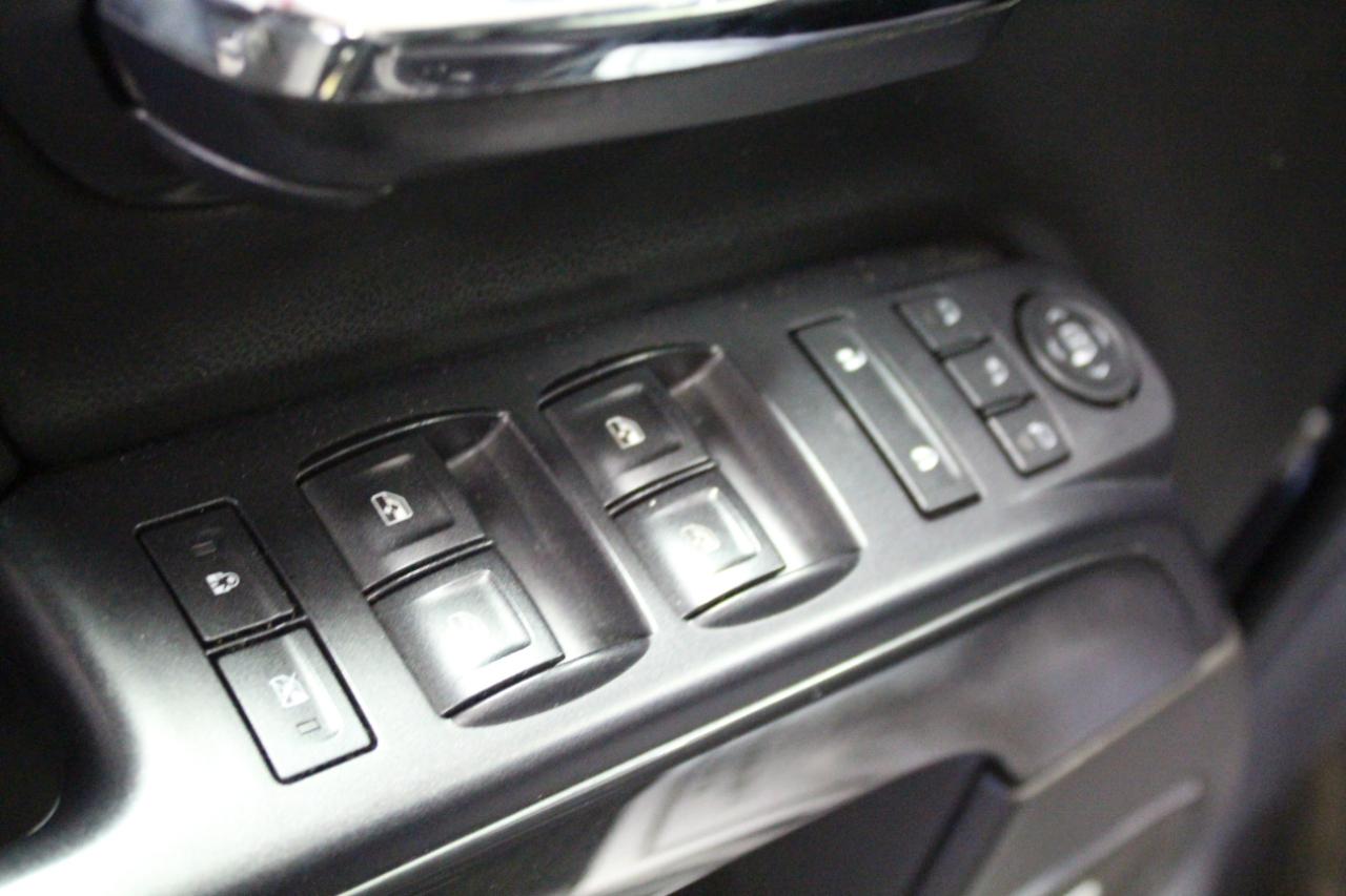 GMC Sierra 1500 4WD Crew Cab 153.0" SLT 2015
