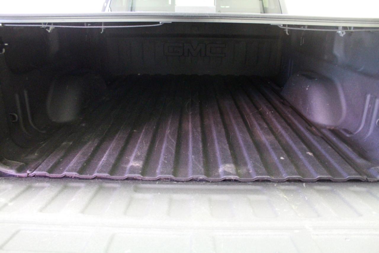 GMC Sierra 1500 4WD Crew Cab 153.0" SLT 2015