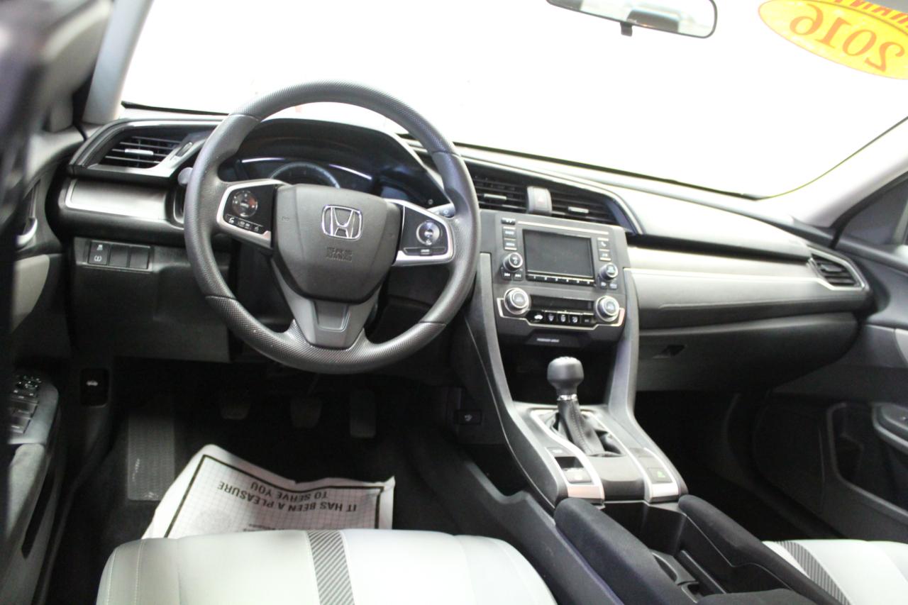 Honda Civic Sedan 4dr Man LX 2016