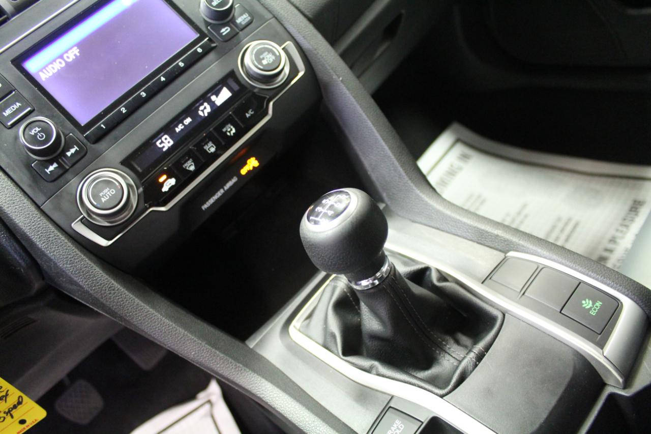 Honda Civic Sedan 4dr Man LX 2016