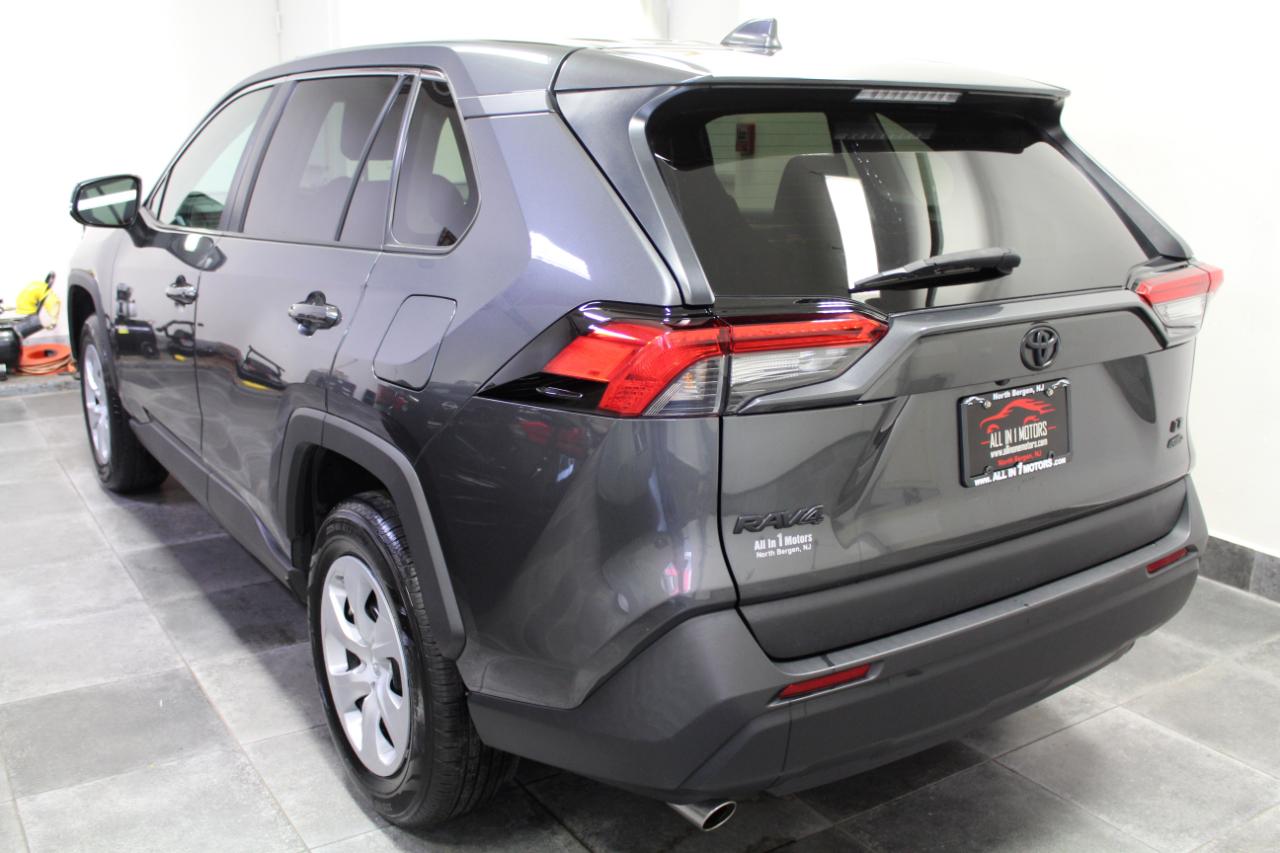 Toyota RAV4 LE AWD (Natl) 2023