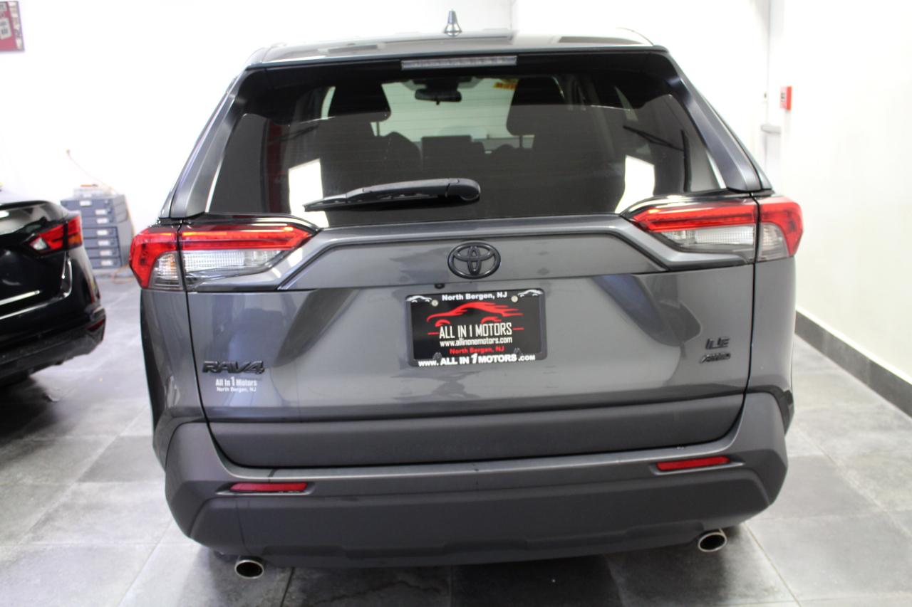 Toyota RAV4 LE AWD (Natl) 2023