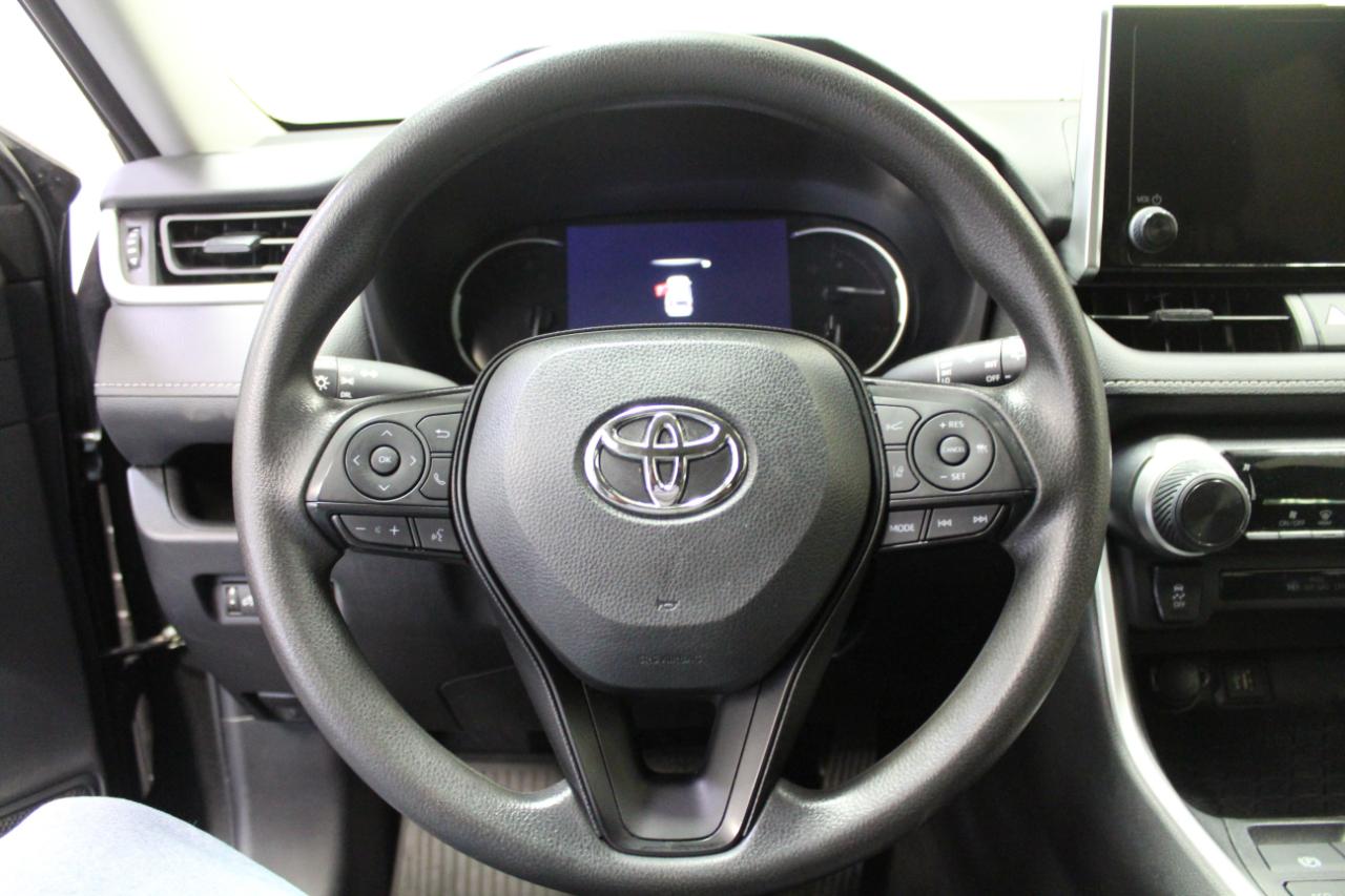 Toyota RAV4 LE AWD (Natl) 2023