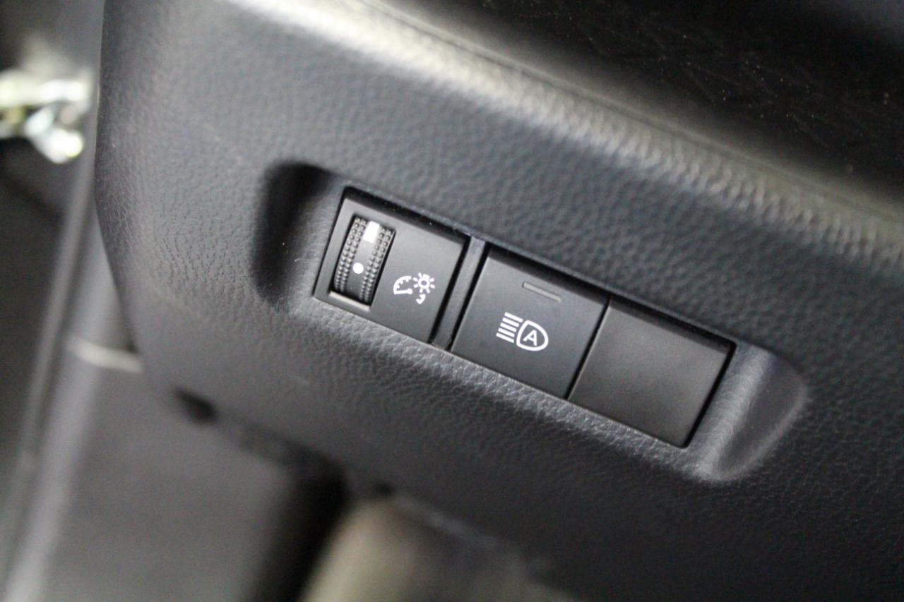 Toyota RAV4 LE AWD (Natl) 2023