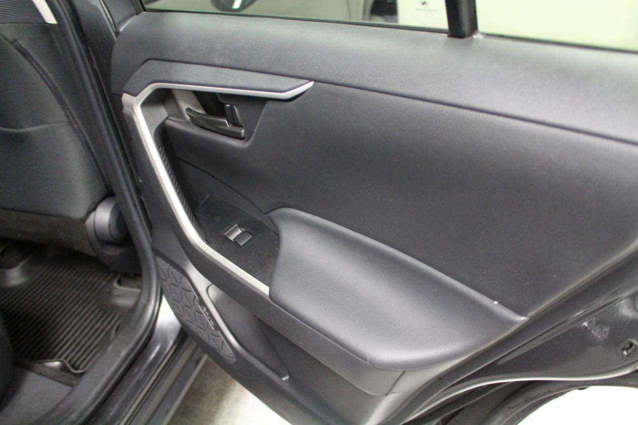 Toyota RAV4 LE AWD (Natl) 2023