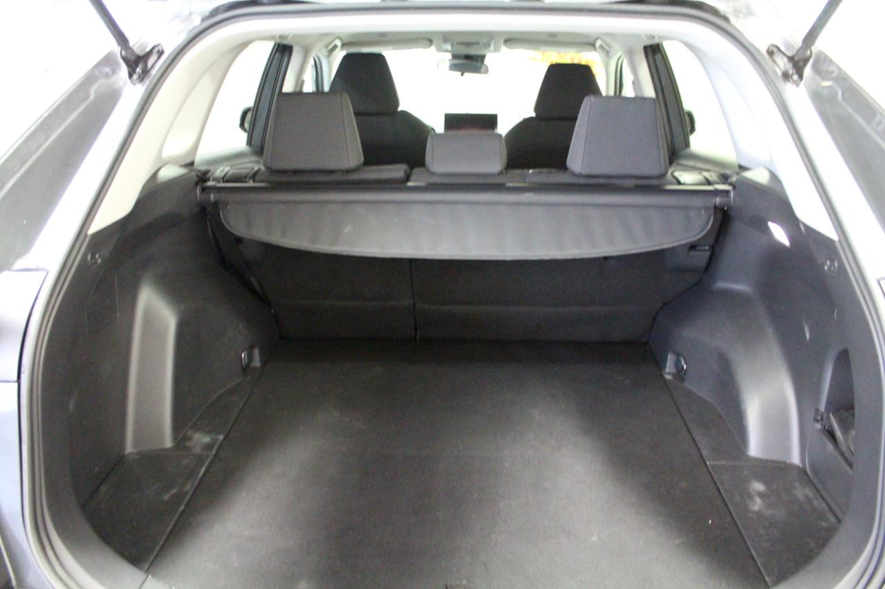 Toyota RAV4 LE AWD (Natl) 2023