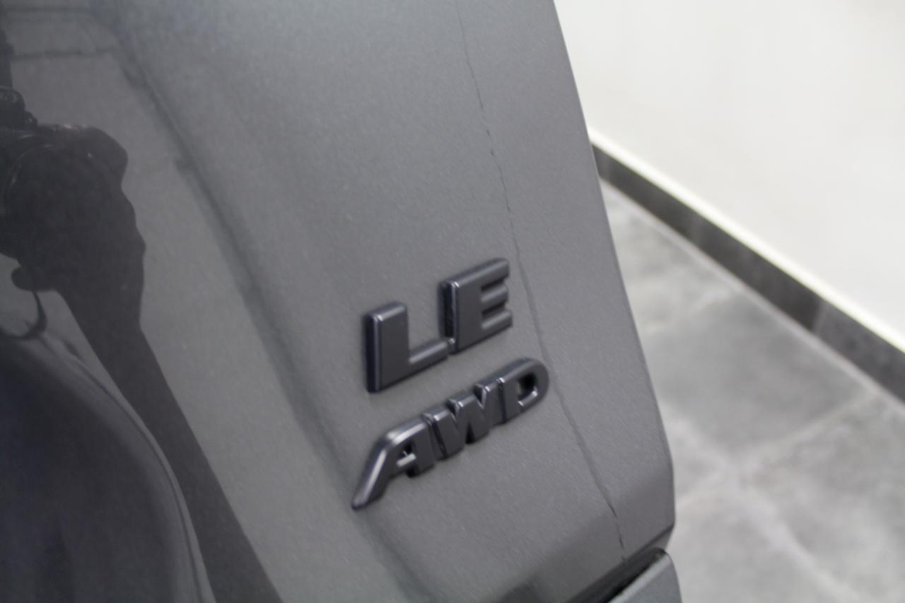 Toyota RAV4 LE AWD (Natl) 2023