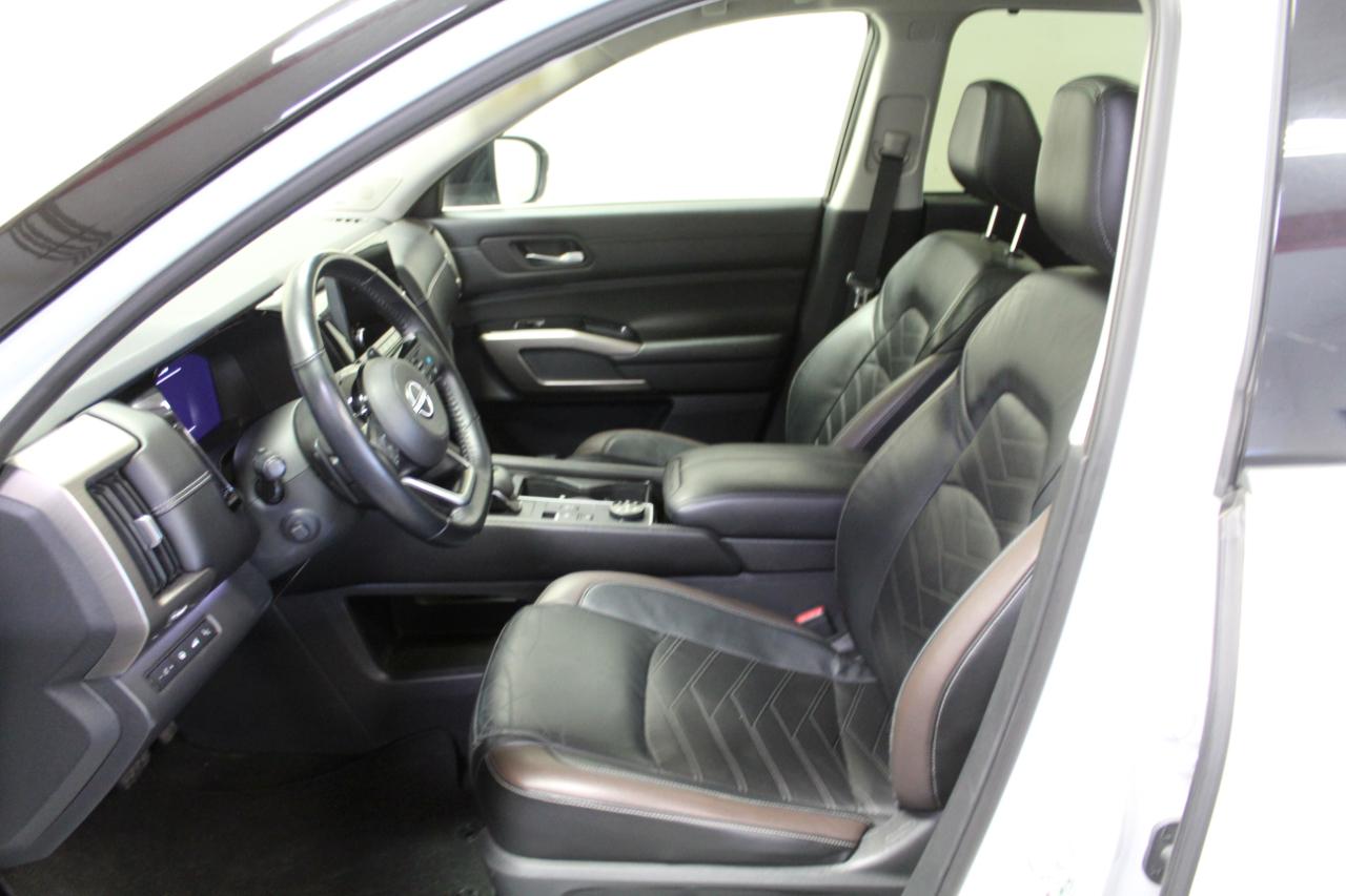 Nissan Pathfinder Platinum 4WD 2022