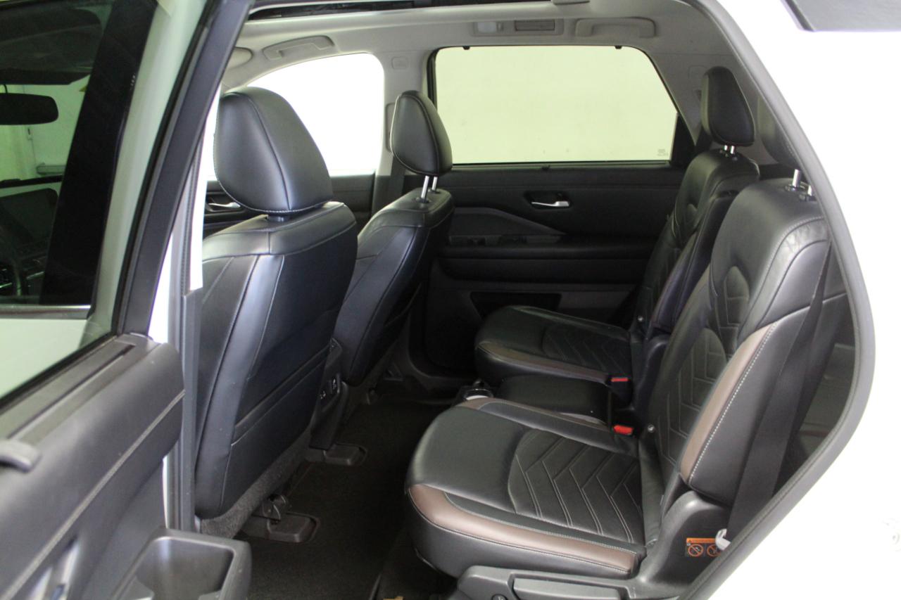 Nissan Pathfinder Platinum 4WD 2022