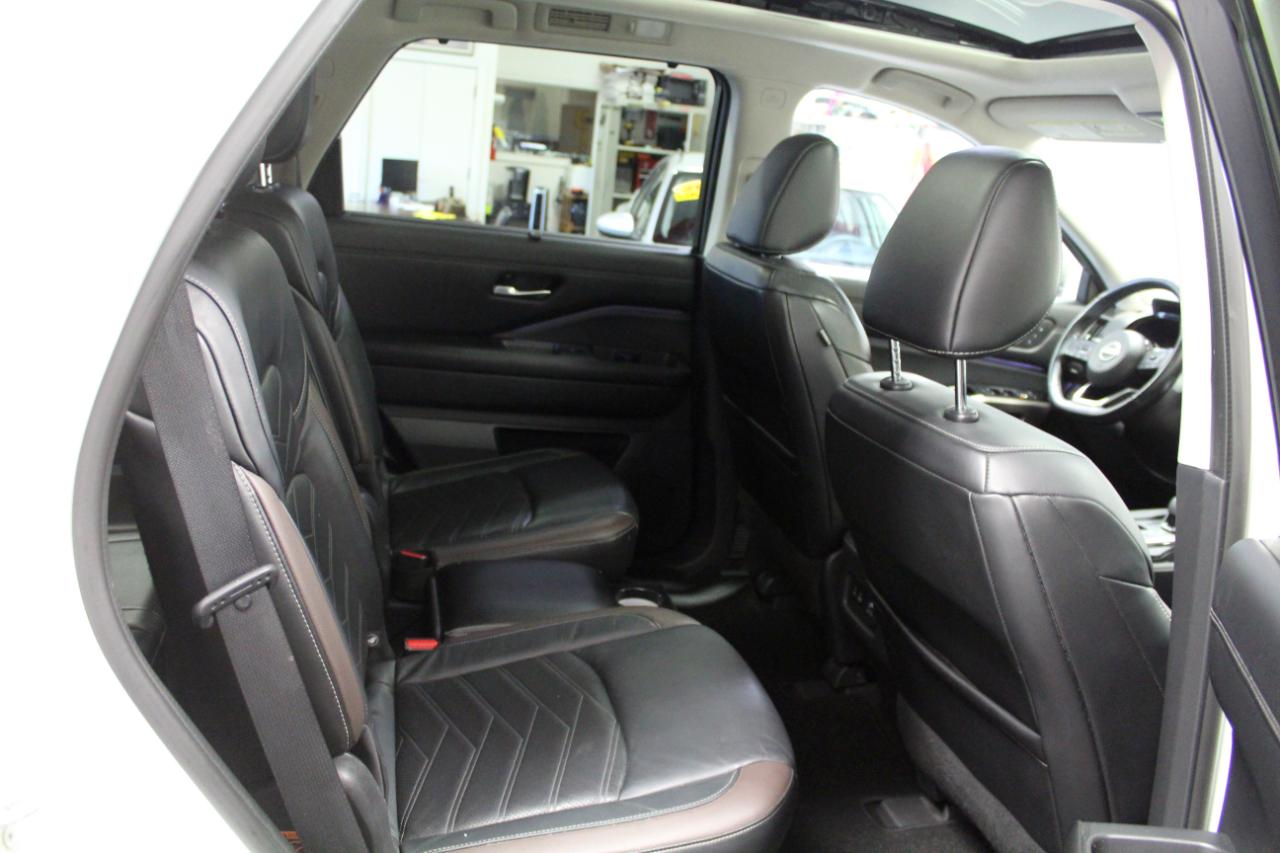 Nissan Pathfinder Platinum 4WD 2022