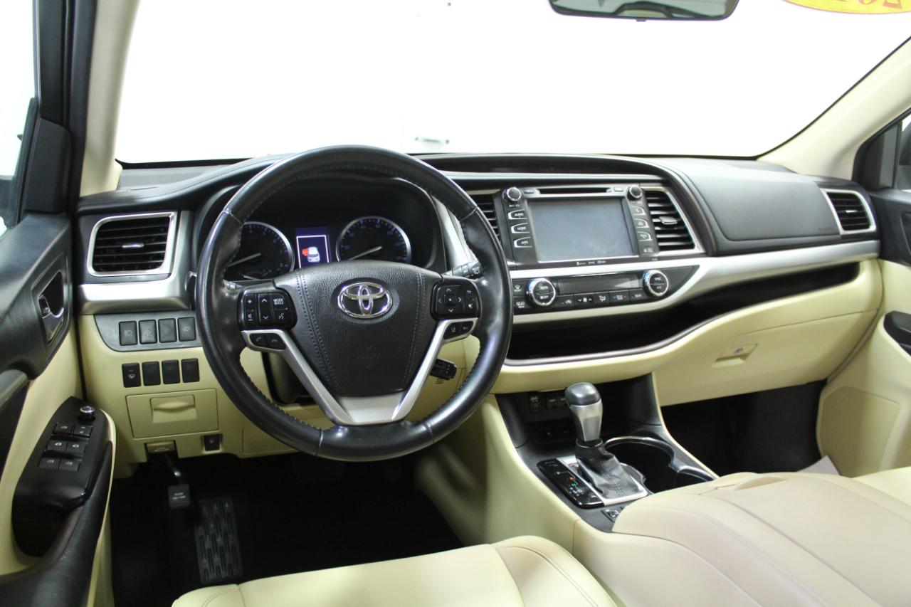 Toyota Highlander XLE V6 AWD (Natl) 2019
