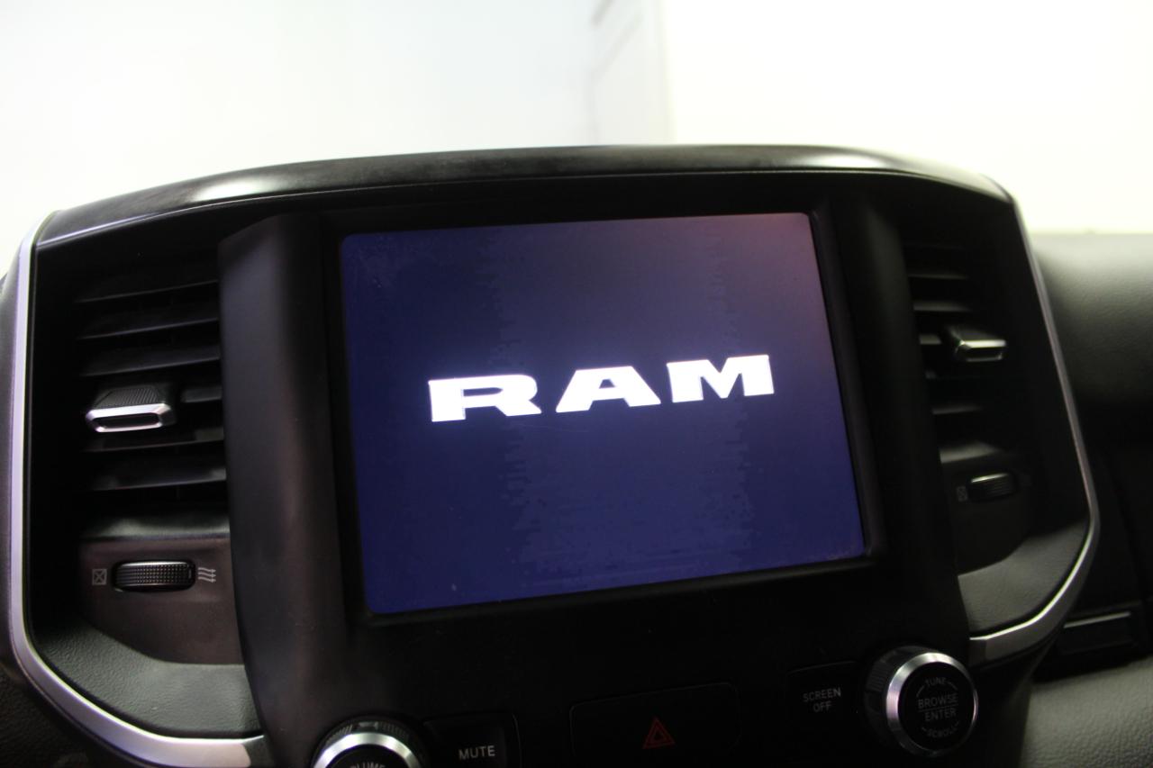 RAM 1500 Big Horn 4x4 Quad Cab 6'4" Box 2021