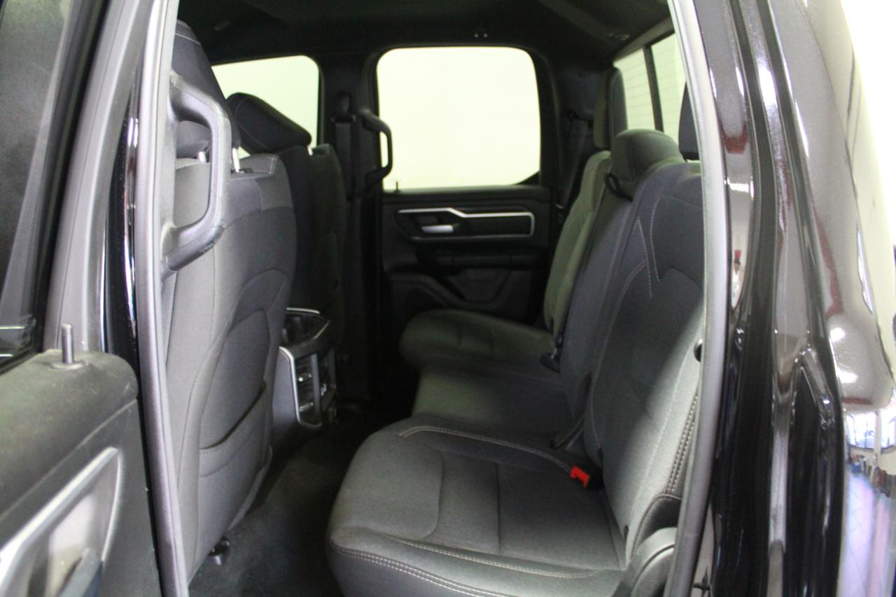 RAM 1500 Big Horn 4x4 Quad Cab 6'4" Box 2021
