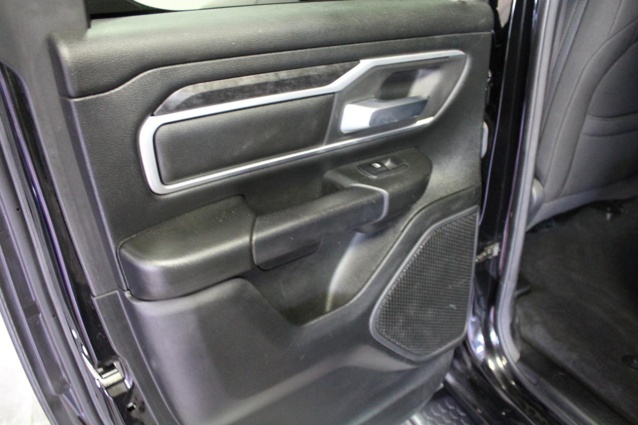 RAM 1500 Big Horn 4x4 Quad Cab 6'4" Box 2021