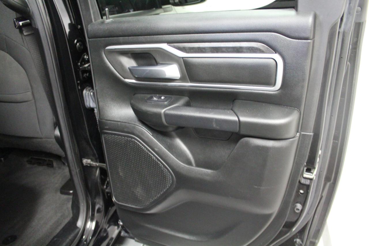 RAM 1500 Big Horn 4x4 Quad Cab 6'4" Box 2021