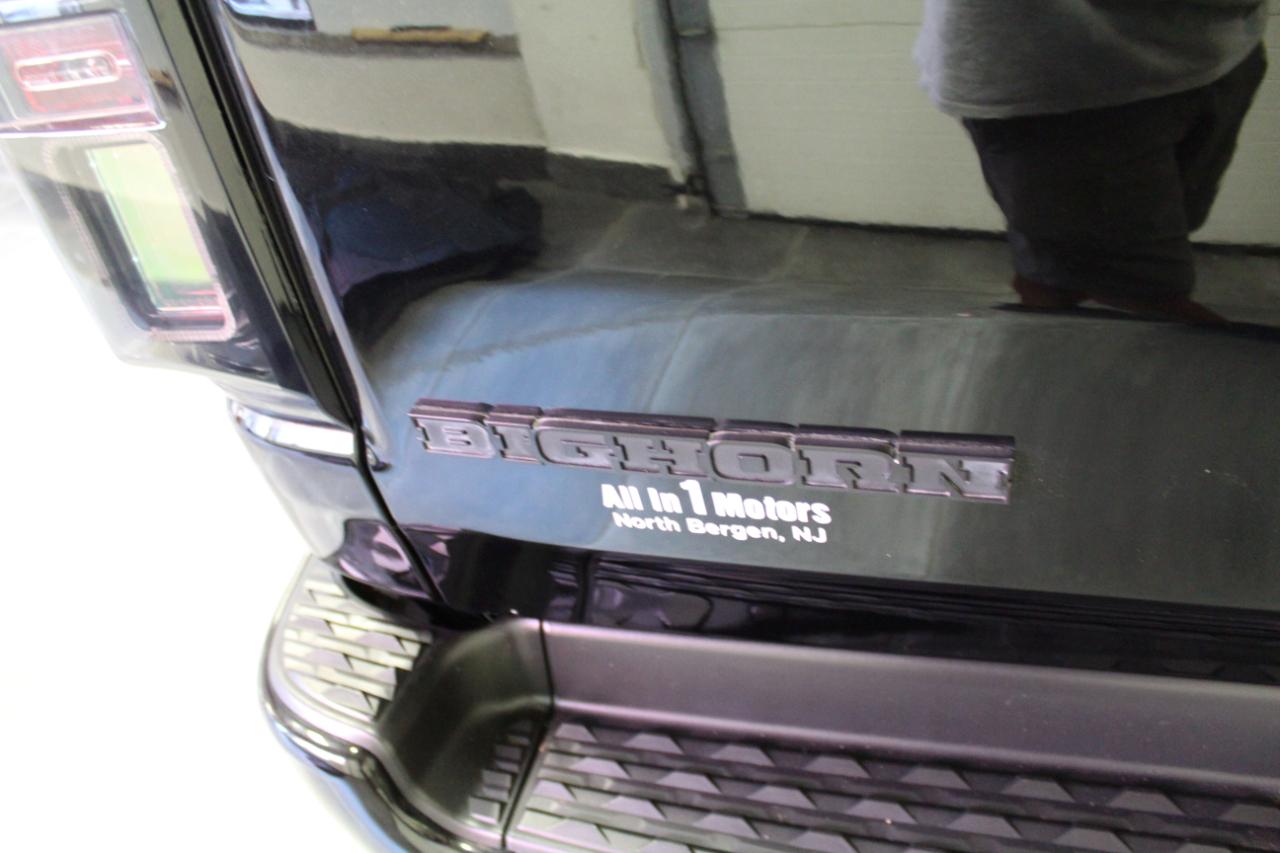 RAM 1500 Big Horn 4x4 Quad Cab 6'4" Box 2021