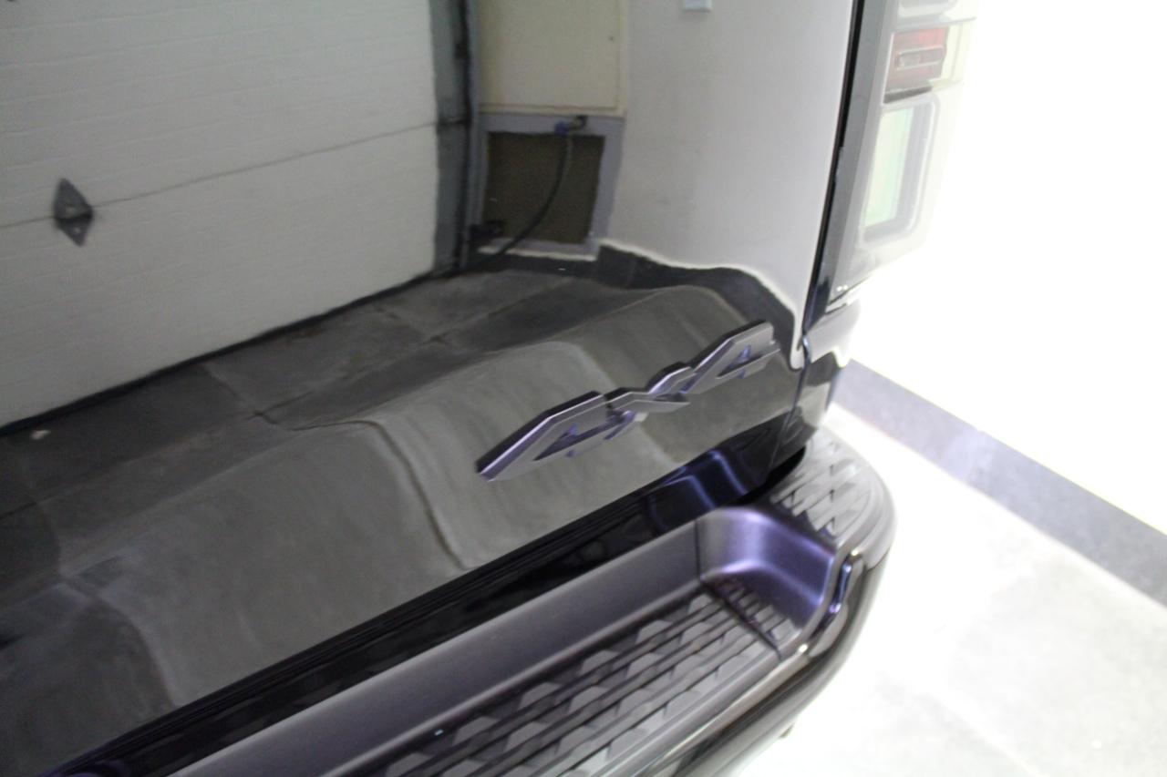 RAM 1500 Big Horn 4x4 Quad Cab 6'4" Box 2021