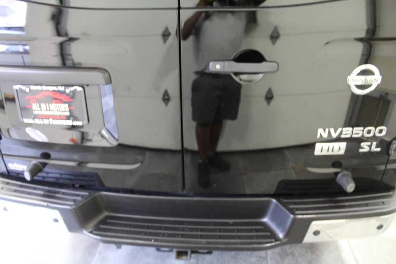 Nissan NVP 3500 V8 SL 2015