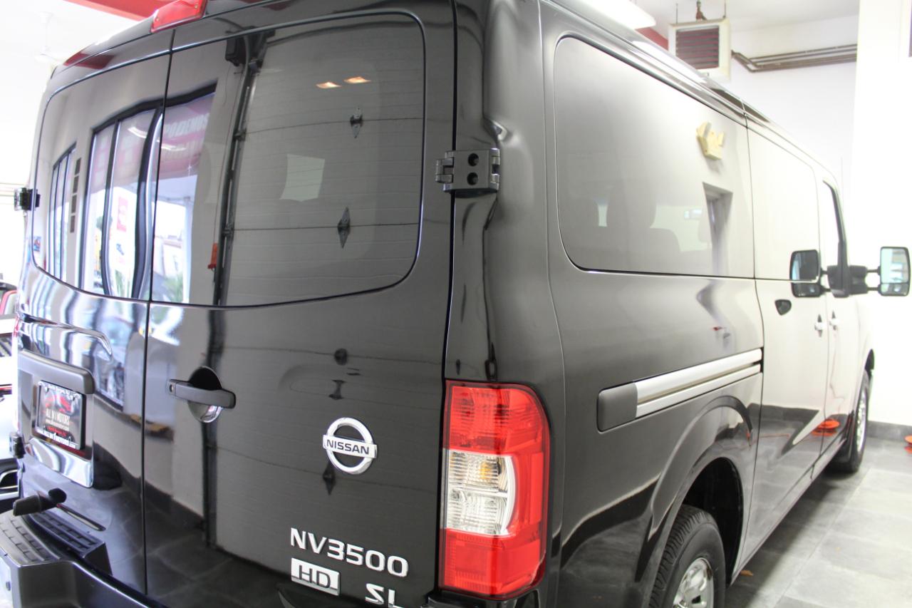 Nissan NVP 3500 V8 SL 2015