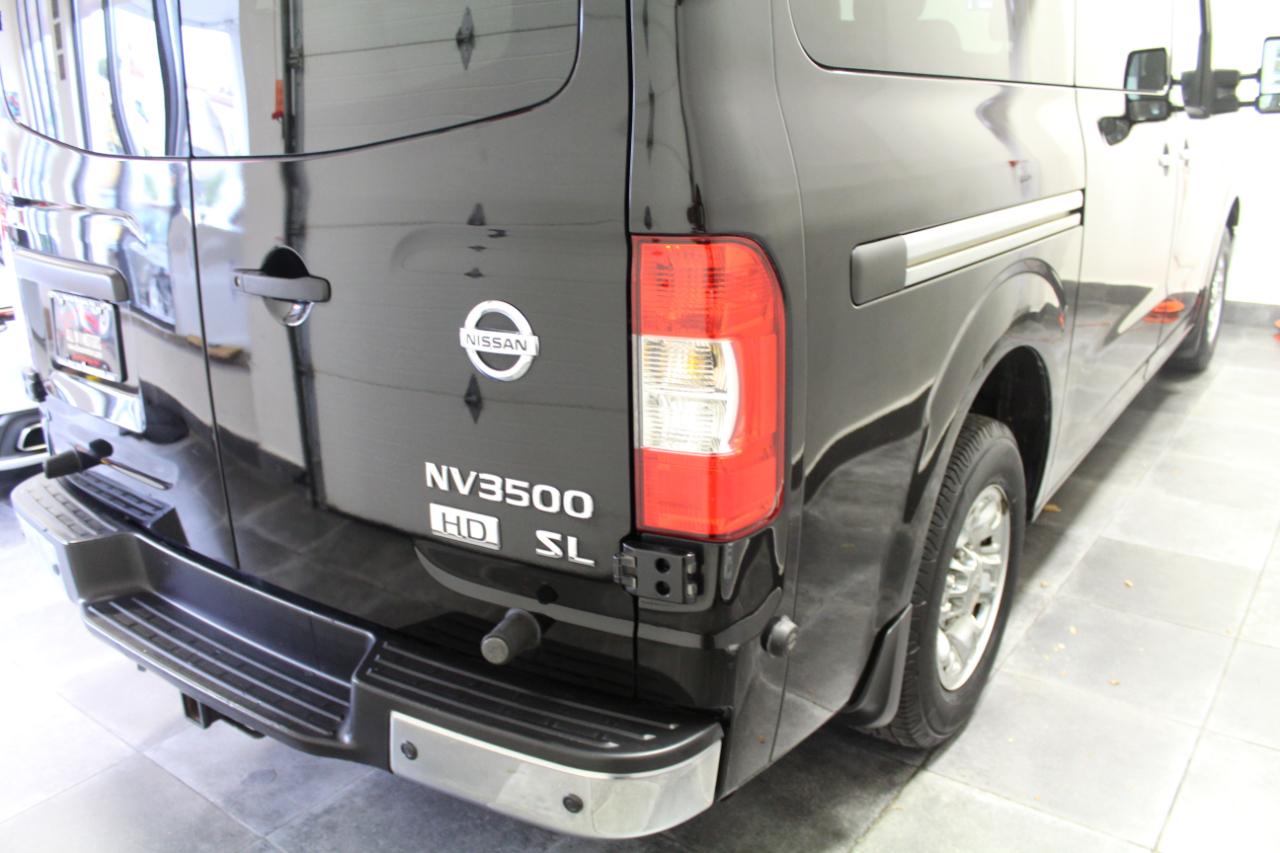 Nissan NVP 3500 V8 SL 2015