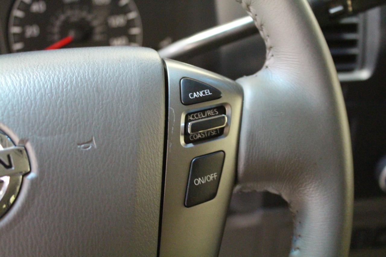 Nissan NVP 3500 V8 SL 2015