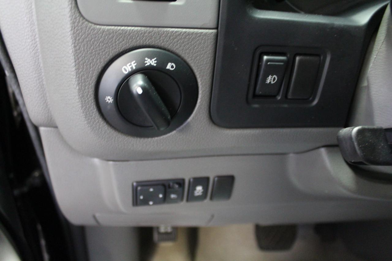 Nissan NVP 3500 V8 SL 2015
