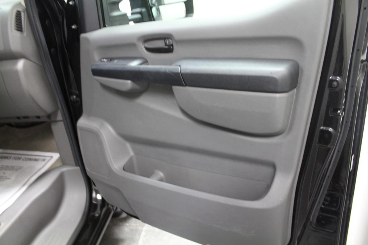 Nissan NVP 3500 V8 SL 2015