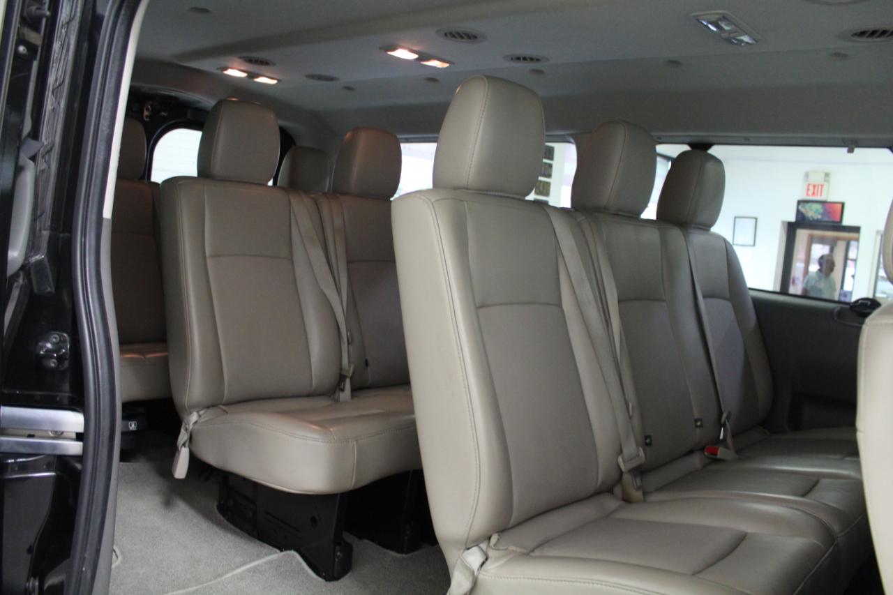 Nissan NVP 3500 V8 SL 2015