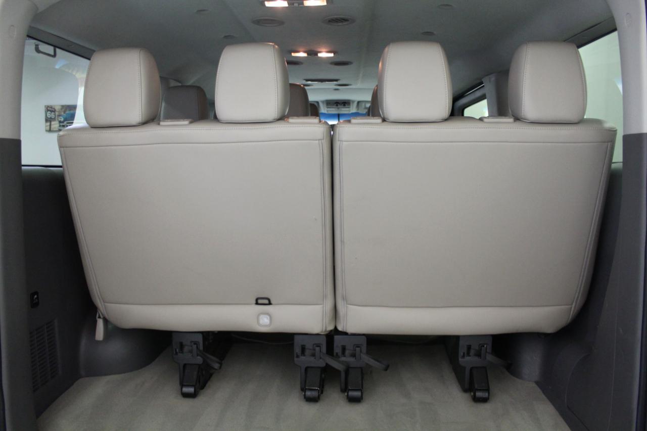 Nissan NVP 3500 V8 SL 2015