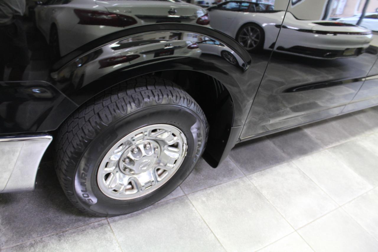Nissan NVP 3500 V8 SL 2015