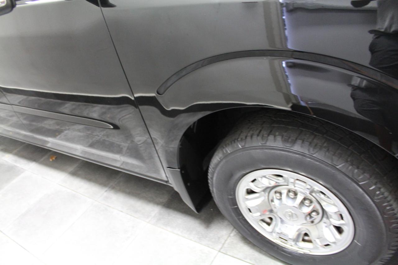 Nissan NVP 3500 V8 SL 2015
