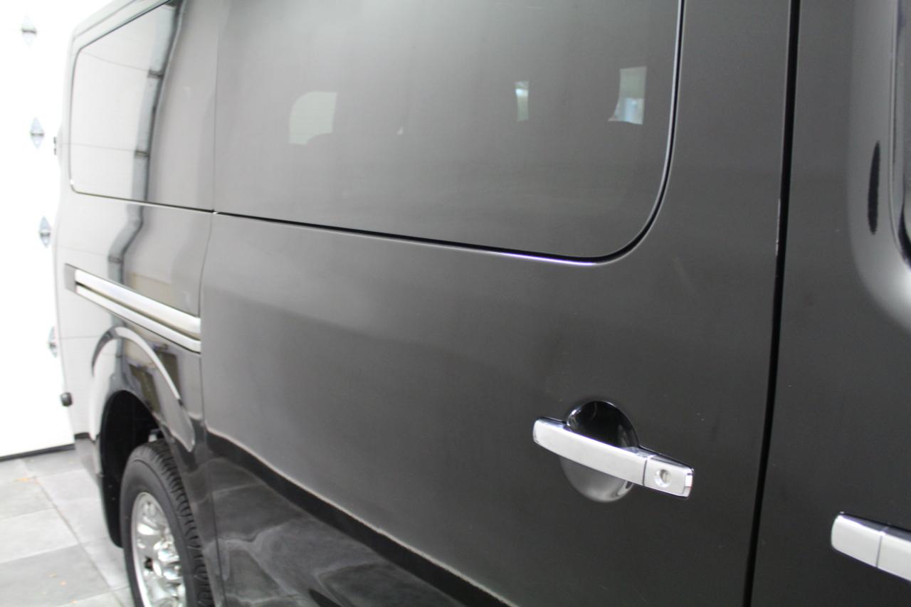Nissan NVP 3500 V8 SL 2015