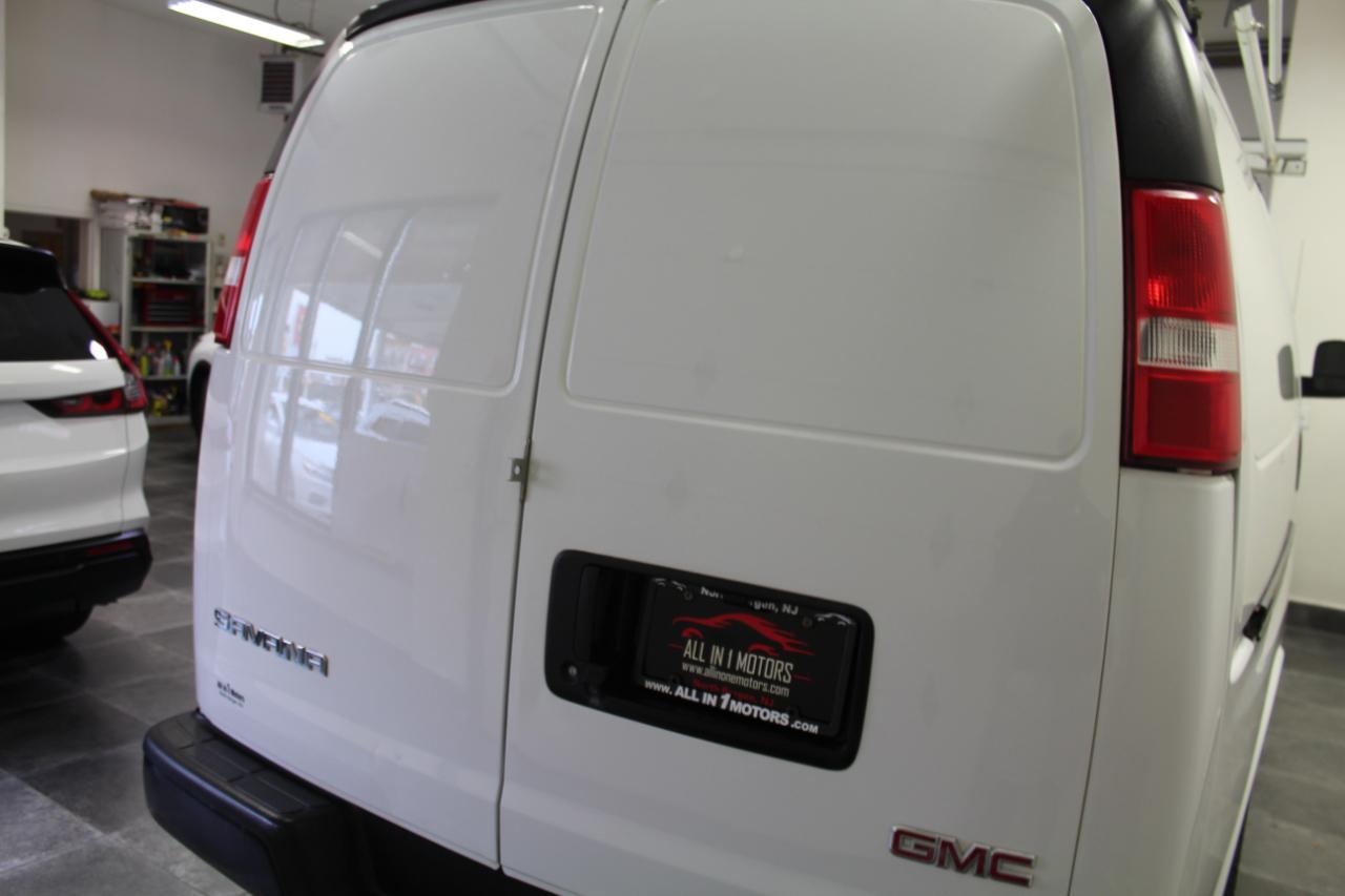 GMC Savana Cargo Van RWD 2500 135" 2020