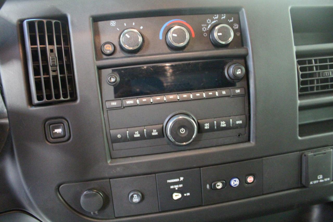 GMC Savana Cargo Van RWD 2500 135" 2020