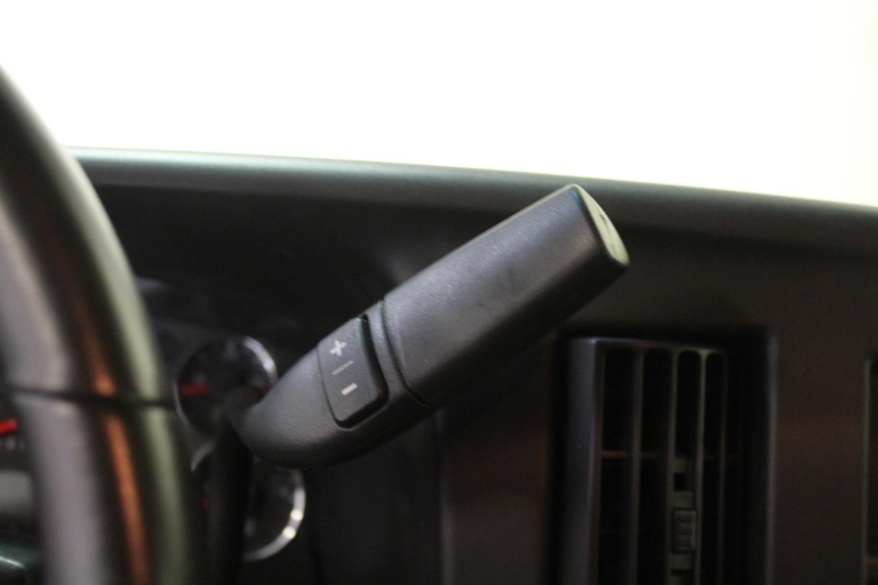 GMC Savana Cargo Van RWD 2500 135" 2020