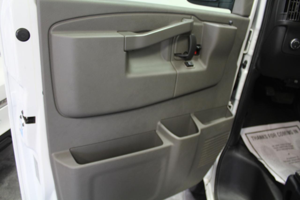 GMC Savana Cargo Van RWD 2500 135" 2020