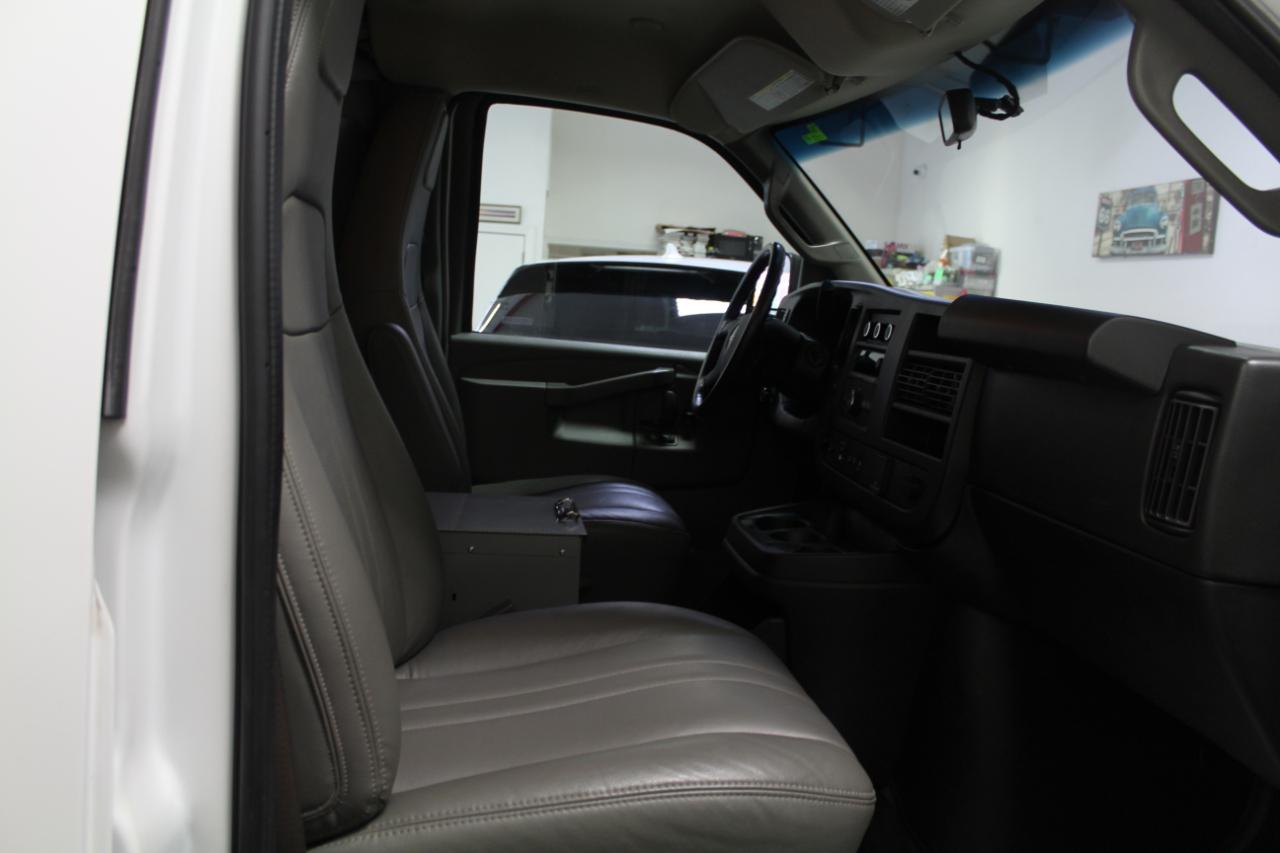 GMC Savana Cargo Van RWD 2500 135" 2020