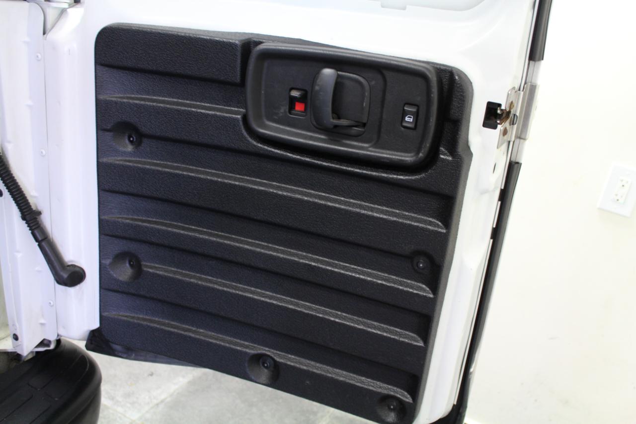 GMC Savana Cargo Van RWD 2500 135" 2020