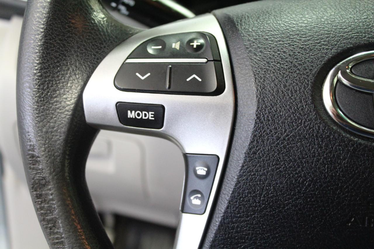 Toyota Highlander 4WD 4dr V6 (Natl) 2013