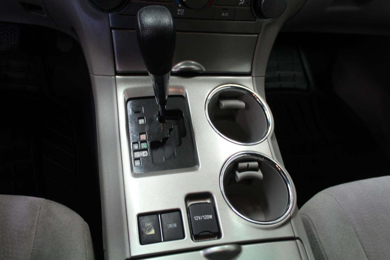 Toyota Highlander 4WD 4dr V6 (Natl) 2013