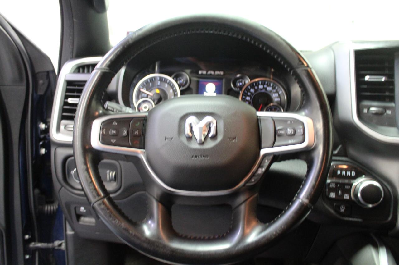 RAM 1500 Big Horn 4x4 Crew Cab 5'7" Box 2020