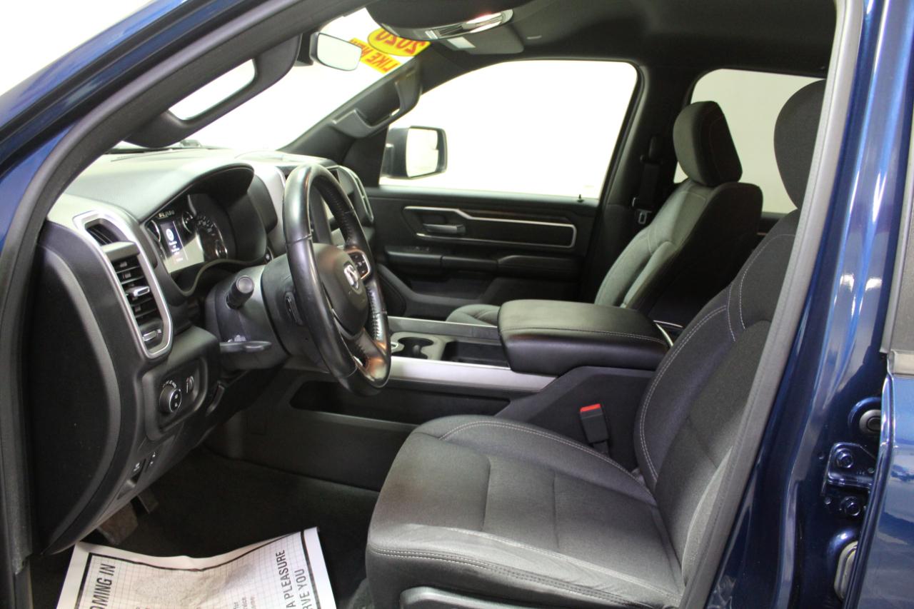 RAM 1500 Big Horn 4x4 Crew Cab 5'7" Box 2020