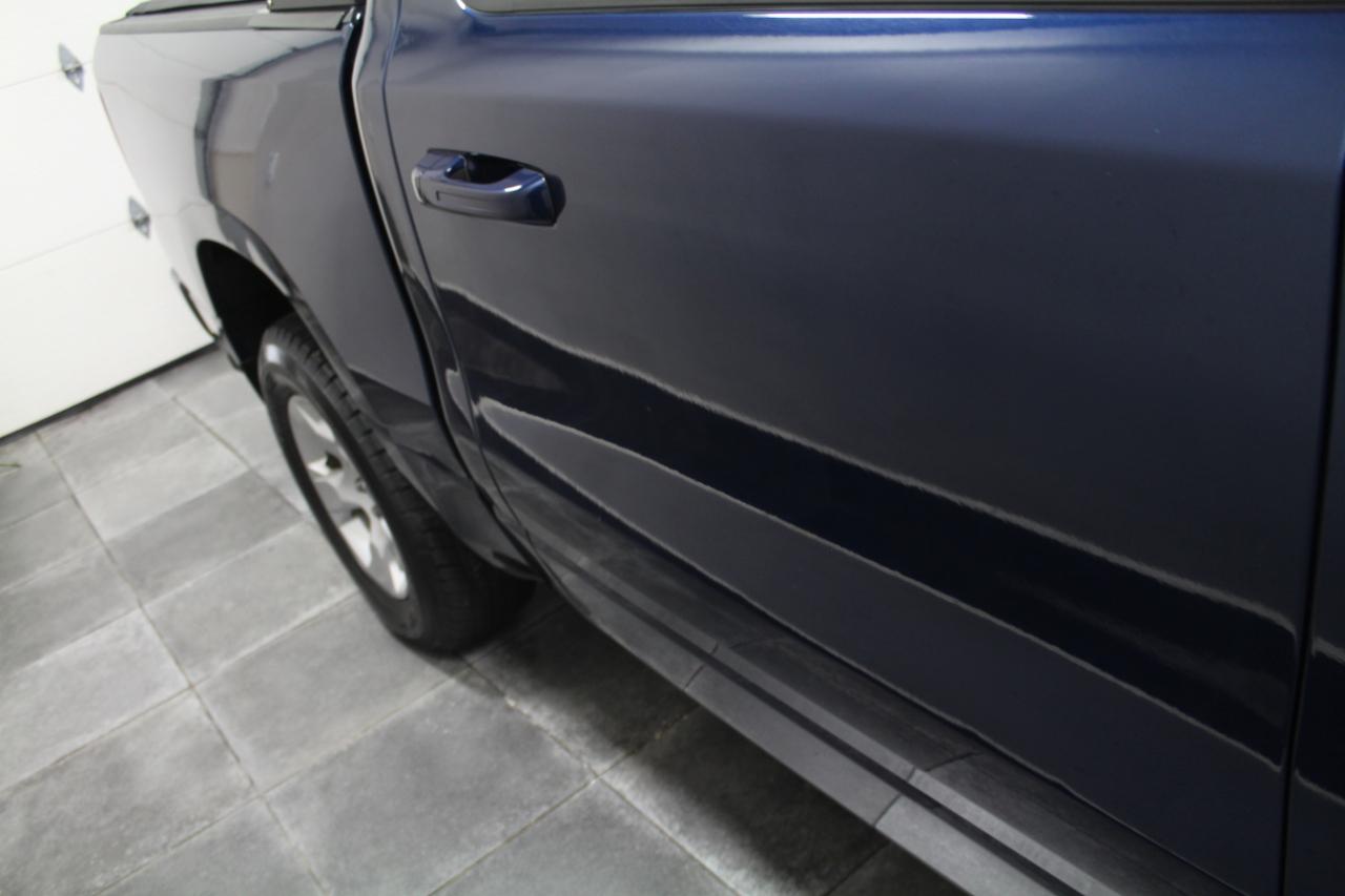 RAM 1500 Big Horn 4x4 Crew Cab 5'7" Box 2020