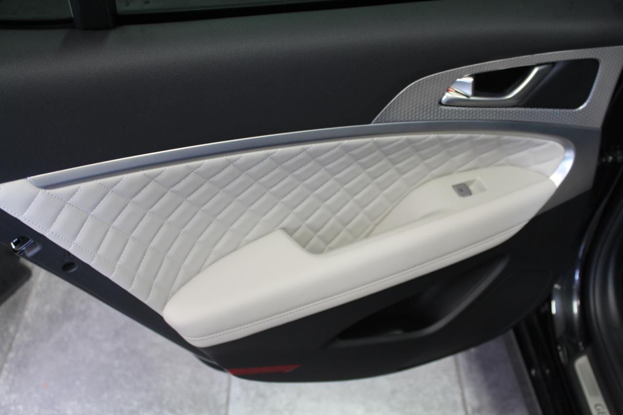 Genesis G70 3.3T RWD 2023