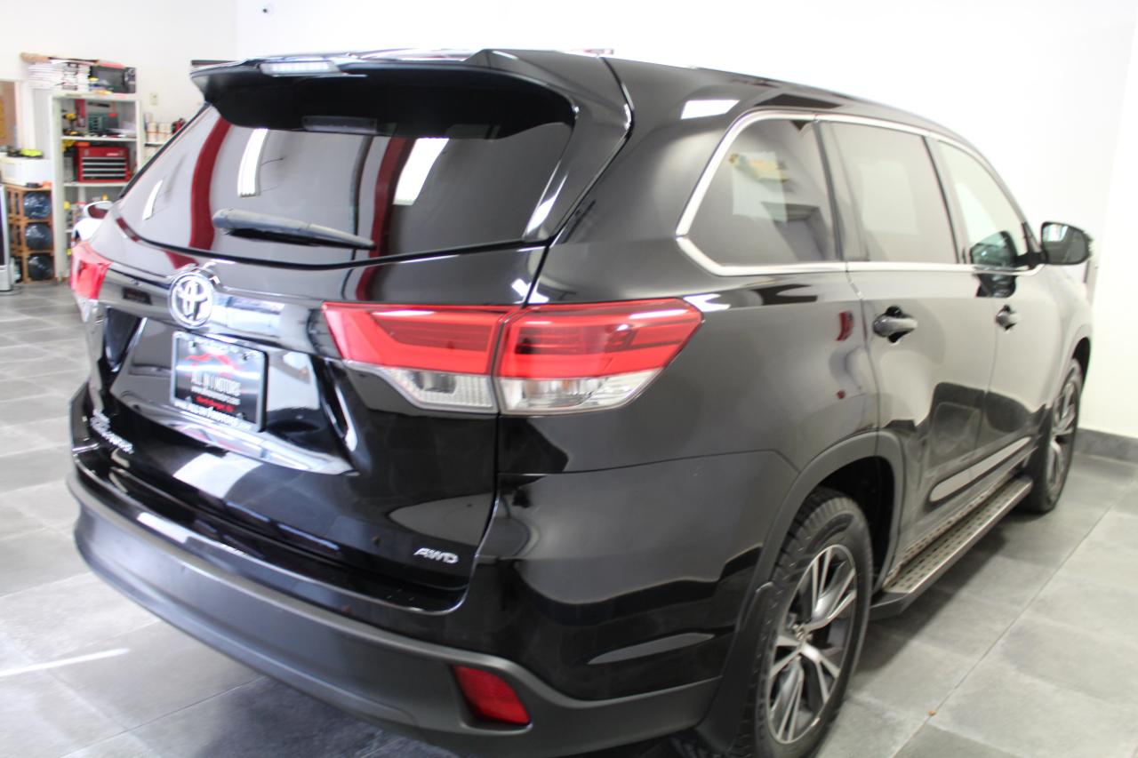 Toyota Highlander LE V6 AWD (Natl) 2017