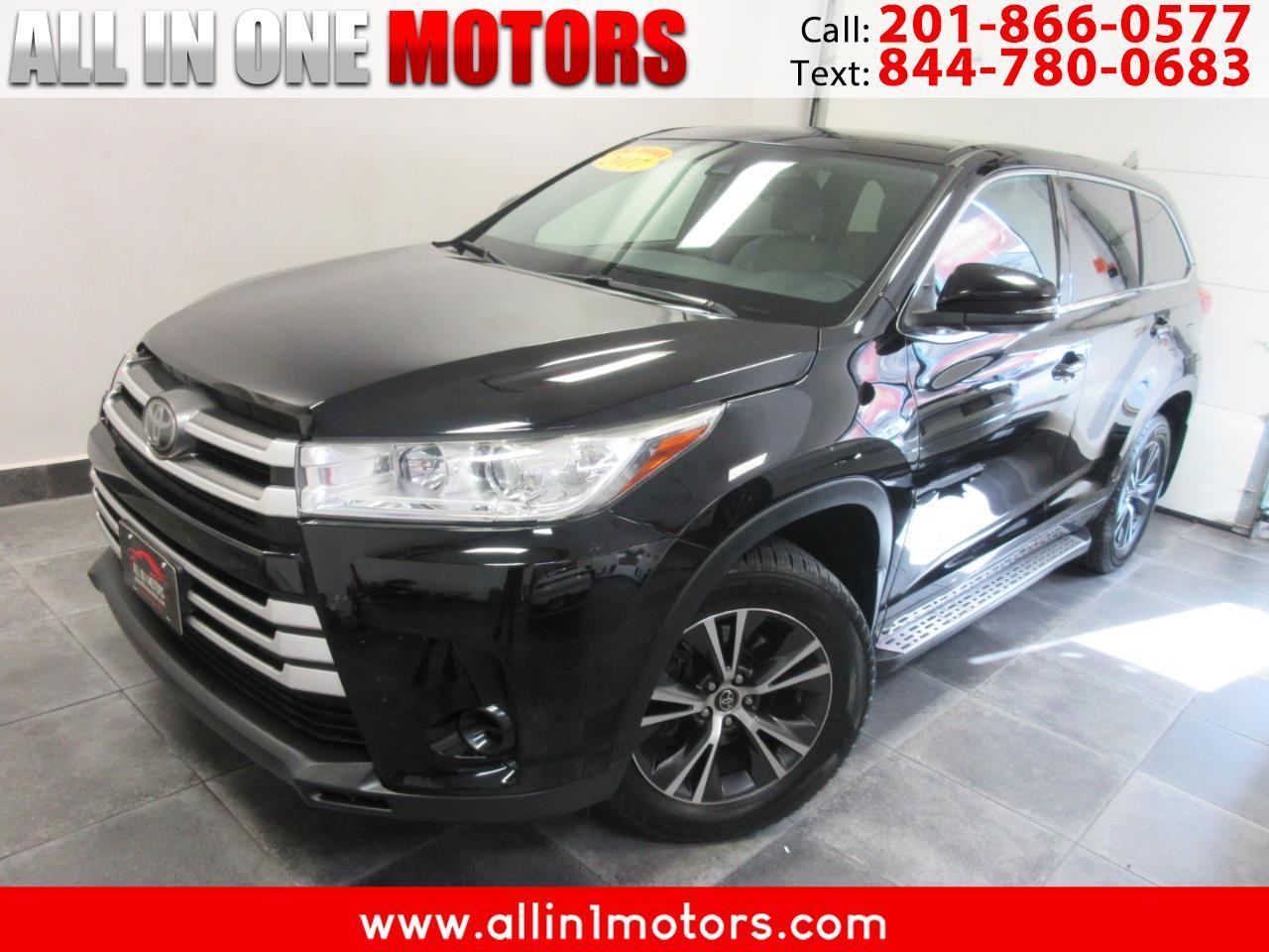 Toyota Highlander LE V6 AWD (Natl) 2017