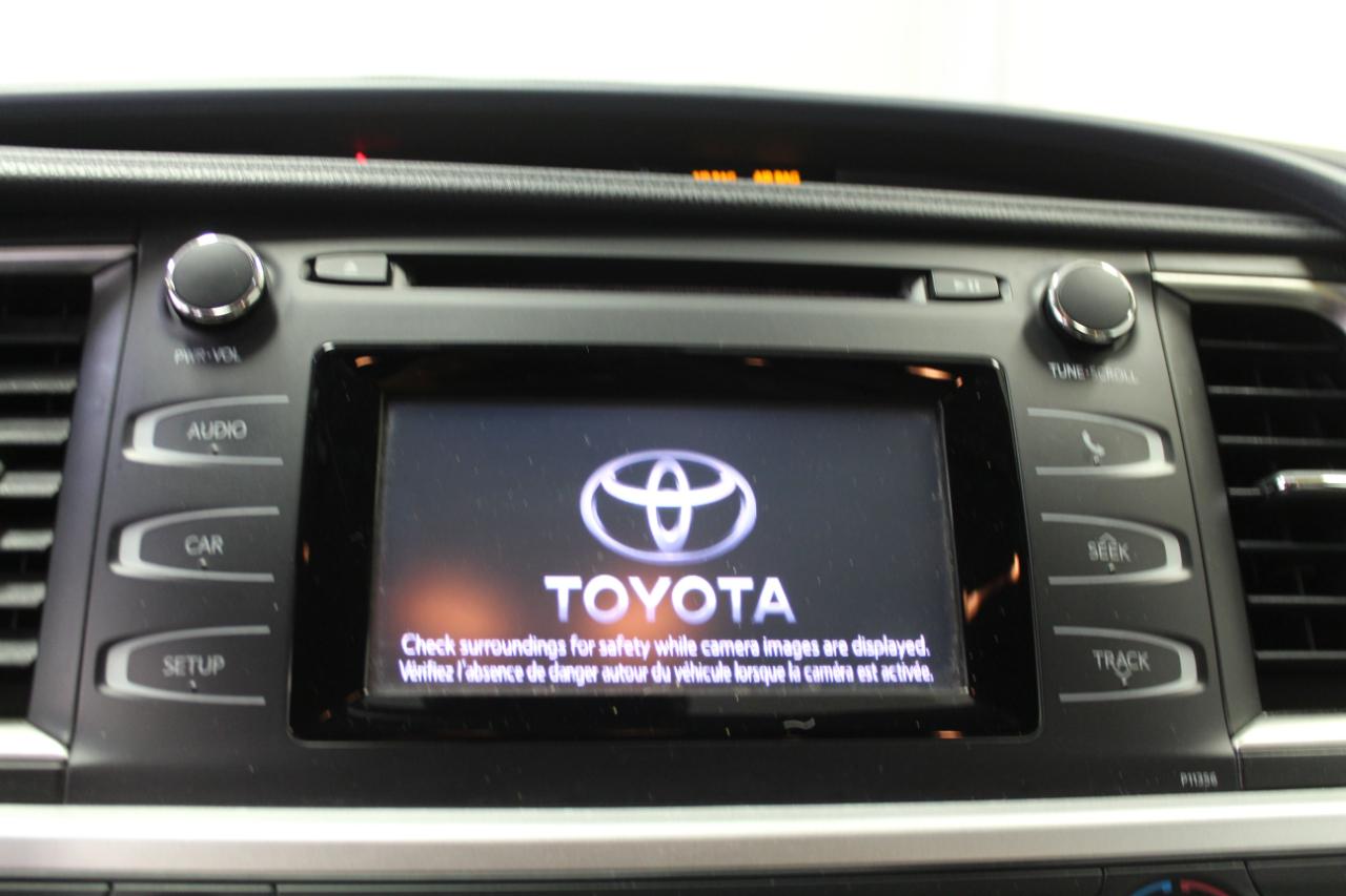 Toyota Highlander LE V6 AWD (Natl) 2017