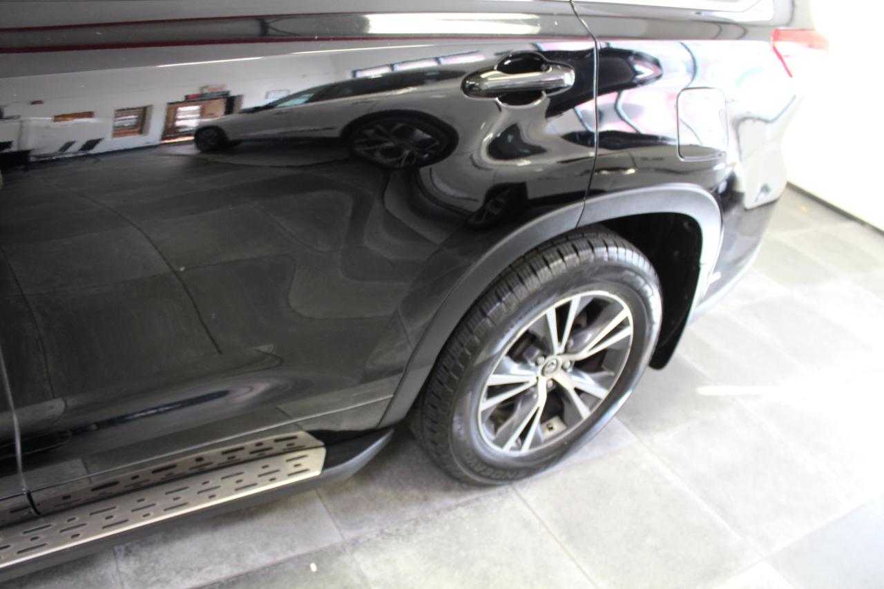 Toyota Highlander LE V6 AWD (Natl) 2017