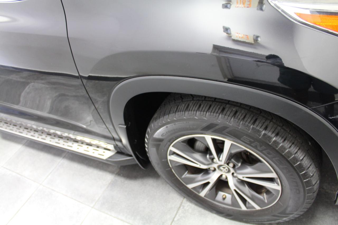 Toyota Highlander LE V6 AWD (Natl) 2017
